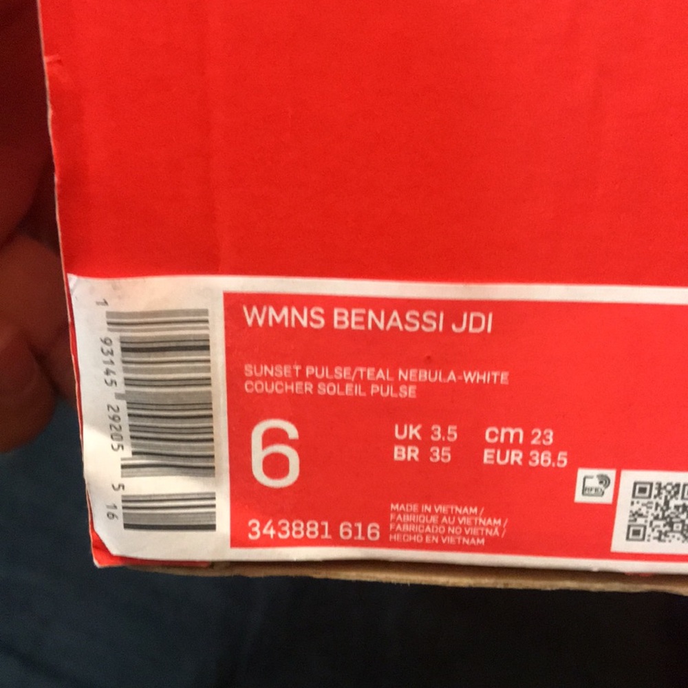 Nike Women’s Benassi Just Do It Slides Sandal - Picture 8 of 8